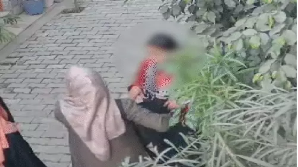Moradabad FIR : मुरादाबाद में नाबालिग छात्रा से जबरन बुर्का पहनाने का गंभीर आरोप