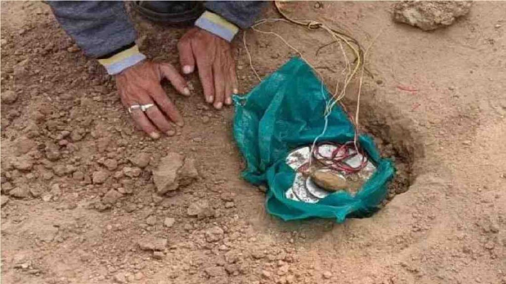 Bijapur Naxal Encounter : बीजापुर में सुरक्षाबलों की बड़ी कार्रवाई, मुठभेड़ में 2 नक्सली ढेर; कई IED बरामद