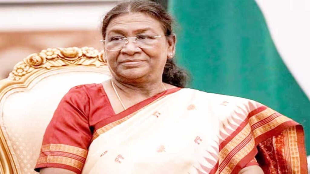 President Draupadi Murmu : बस्तर में राष्ट्रपति का ऐतिहासिक आगमन’ अभेद्य सुरक्षा घेरे में जगदलपुर, चप्पे-चप्पे पर पुलिस की नजर