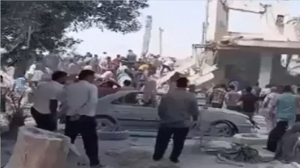 Israel Iran attack : तेहरान पर एयर स्ट्राइक, स्कूल पर मिसाइल गिरने से 40 छात्राओं की मौत