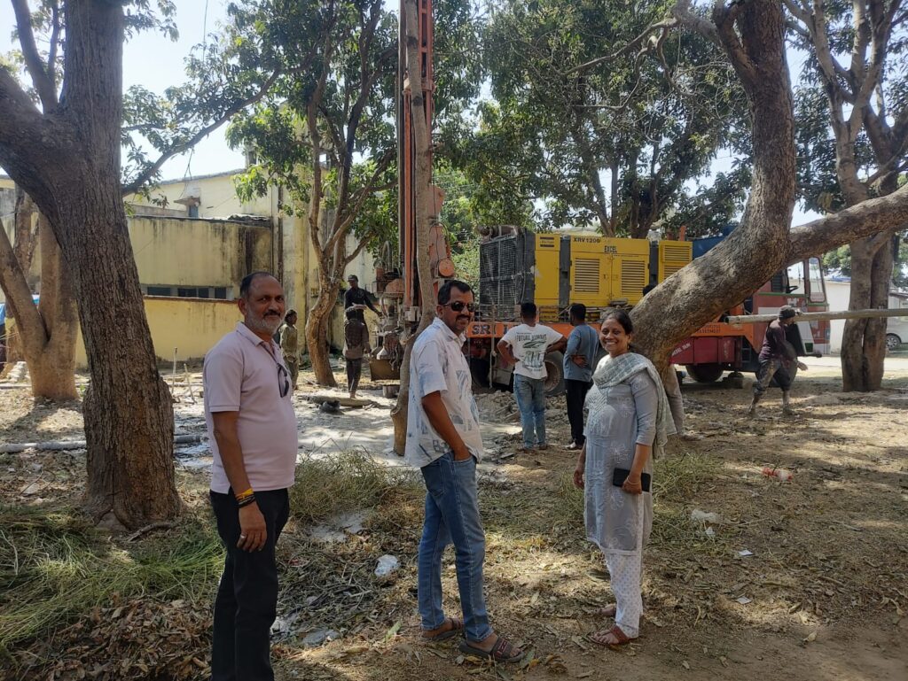 पार्षद निधि से वार्ड 11 और 12 में कराया गया बोरिंग, पीने के पानी की समस्या से मिलेगी राहत