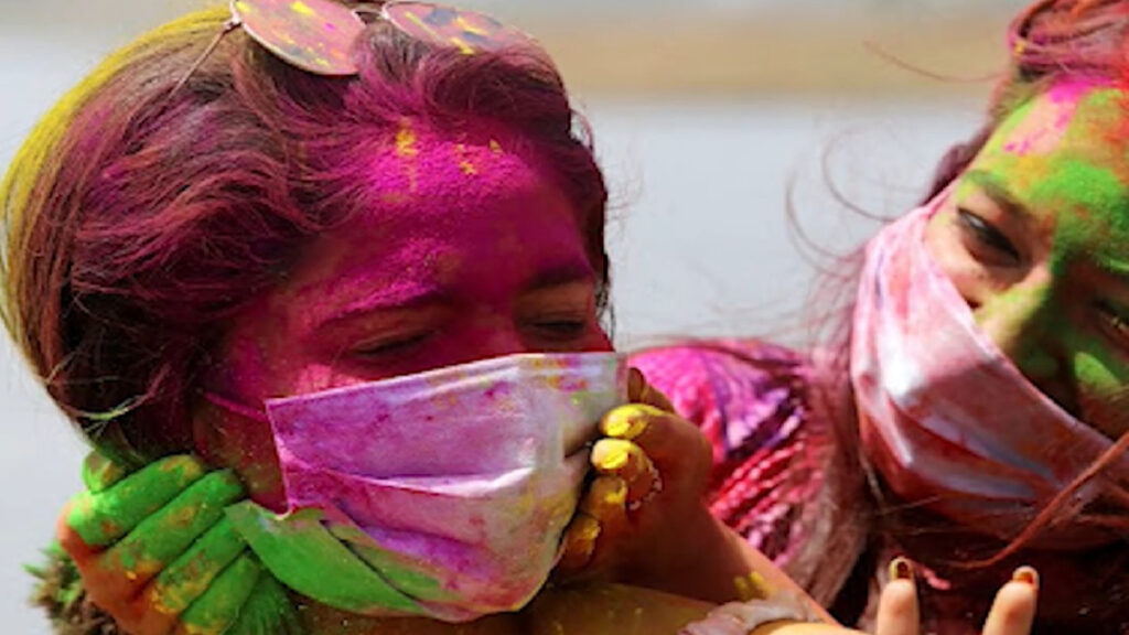 होली सावधानी: ‘हर्बल’ और ‘प्राकृतिक’ टैग के पीछे का सच, डॉ. महाजन ने केमिकल रंगों को लेकर किया आगाह holi caution