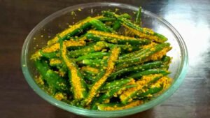How to make spicy green chilli pickle without oil