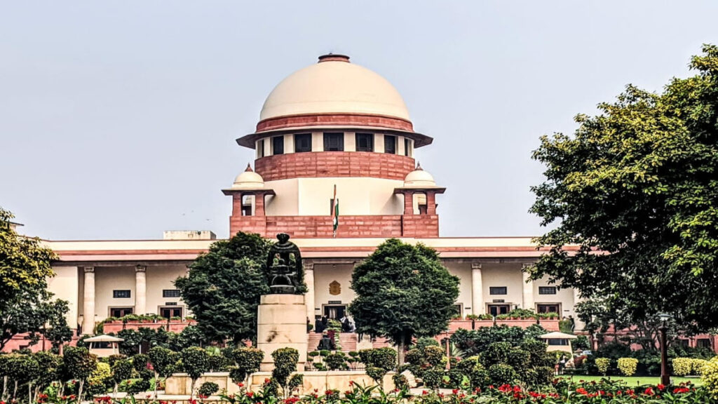 सुप्रीम कोर्ट मेट्रो स्टेशन बंद: दिल्ली मेट्रो स्टेशन बंद होने पर सुप्रीम कोर्ट सख्त, लंच तक हल नहीं निकला तो होगी कार्रवाई