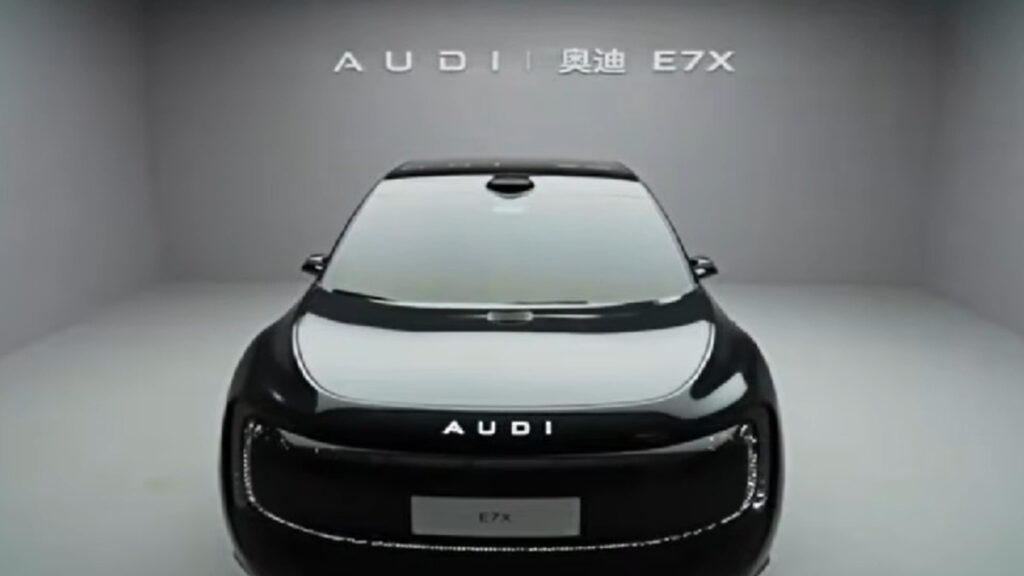 बिना ‘चार छल्लों’ के उतरी Audi E7X इलेक्ट्रिक SUV, 700km की रेंज और हाई-टेक फीचर्स से लैस Audi E7X electric SUV