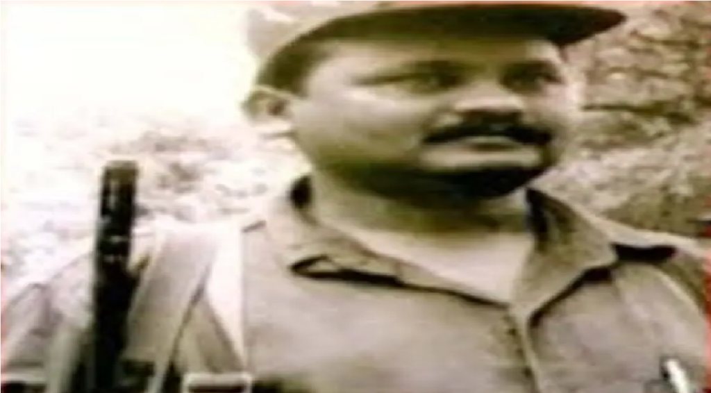 Chhattisgarh Naxalism Latest News : पापाराव का ‘हृदय परिवर्तन’: 12 खूंखार लड़ाकों के साथ मुख्यधारा में वापसी, छत्तीसगढ़ पुलिस की अब तक की सबसे बड़ी जीत Chhattisgarh Naxalism Latest News