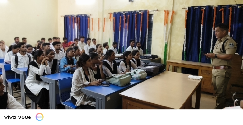 कटनी स्लीमनाबाद पुलिस ने शासकीय कॉलेज स्लीमनाबाद में यातायात जागरूकता कार्यक्रम आयोजित किया