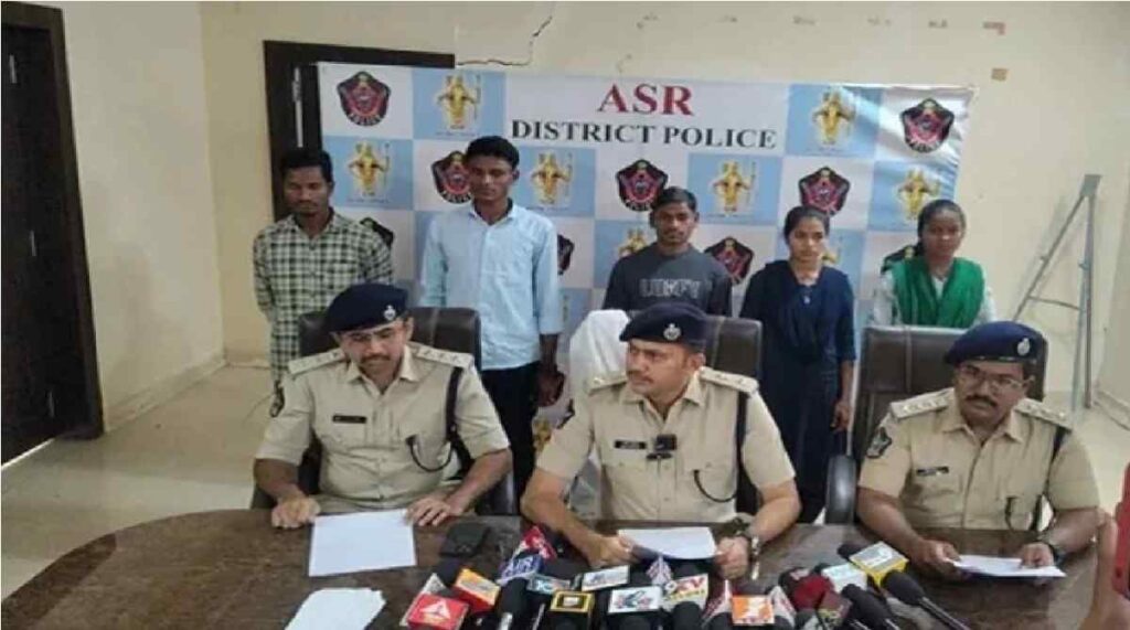 Chhattisgarh Andhra Border Naxal Update : लाल आतंक का ‘सेल्फ-गोल’, PLGA के 5 खूंखार नक्सलियों का सरेंडर, बैकफुट पर माओवादी Chhattisgarh Andhra Border Naxal Update