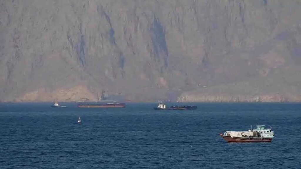 Iran Ship Seizure News 2026 : ईरान का समंदर में तांडव , मुंद्रा पोर्ट आ रहे जहाज को IRGC ने घेरा, दो पोत जब्त Iran Ship Seizure News 2026