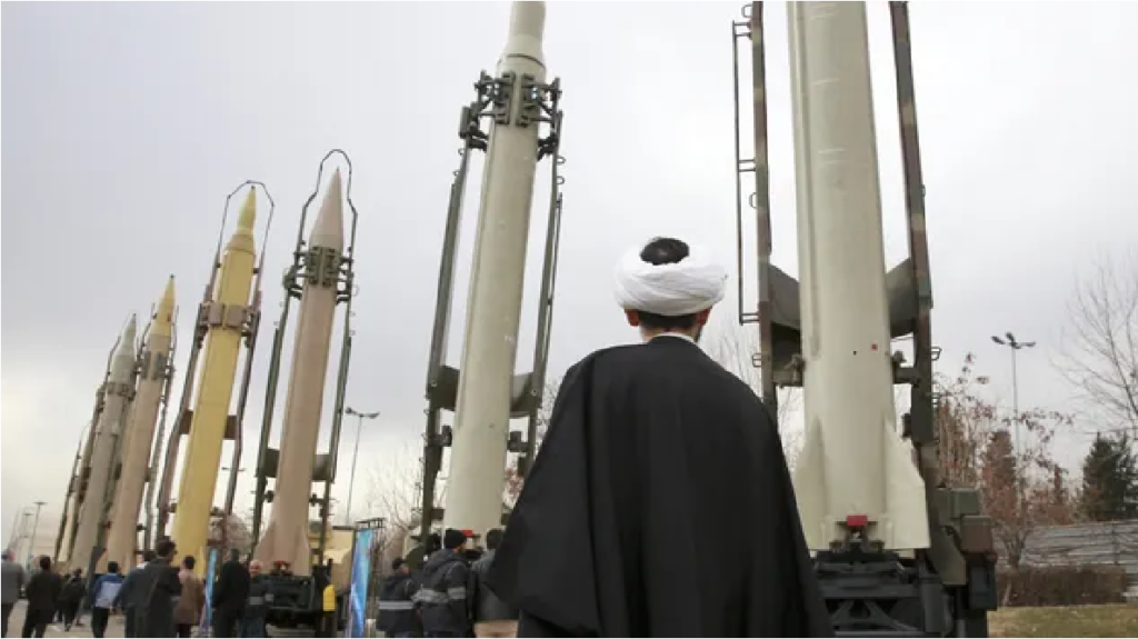 Iran High Alert : मिसाइल अटैक या ड्रोन , ईरान की राजधानी में सुरक्षा घेरा हुआ बेहद सख्त Iran High AlertIran High Alert