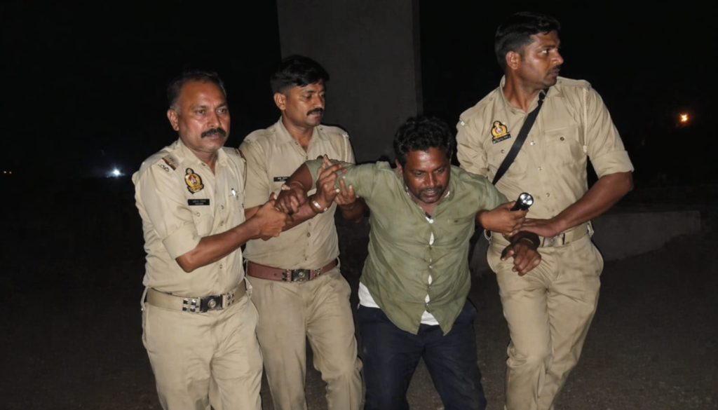 मुठभेड़ में ढेर 40 मुकदमों वाला हिस्ट्रीशीटर गिरफ्तार, दोनों पैरों में लगी गोली