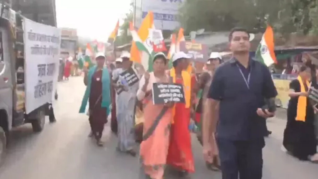 BJP का शक्ति प्रदर्शन’ महिला आरक्षण बिल पर हंगामे के बीच ‘जन आक्रोश पदयात्रा’, सरकार पर साधा निशाना
