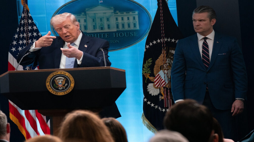 Trump’S open Warning To Iran : ट्रंप की ईरान को विनाशकारी धमकी’ सिर्फ एक रात में खत्म कर देंगे पूरा देश, यह कल भी हो सकता है’