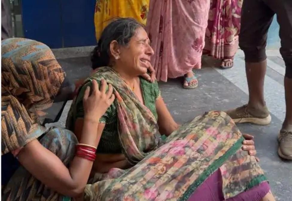 कटनी जिला अस्पताल में नवविवाहिता की मौत:बच्ची के जन्म के बाद ब्लीडिंग शुरू हुई, परिजन बोले- इलाज के दौरान नुकीली चीज लगी