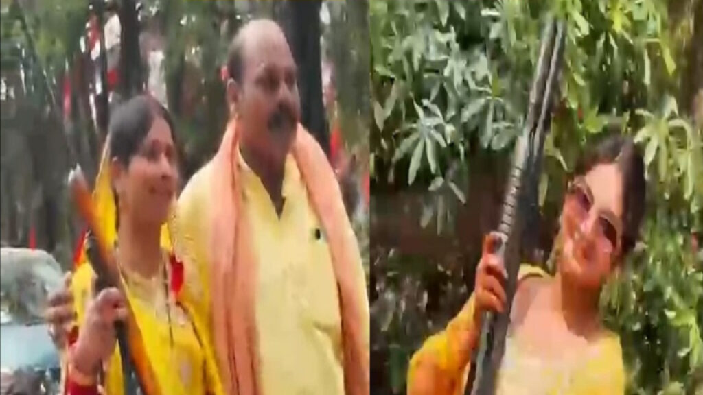 CG NEWS : कानून की उड़ी धज्जियां’ भाजपा नेत्री मोनिका सिंह ने शादी में की ‘हर्ष फायरिंग’, बंदूक के साथ बच्चों की रील वायरल