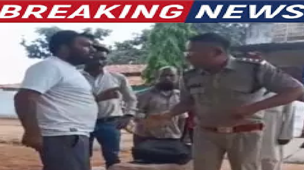Chhattisgarh Police Viral Video : खाकी पर लगा दाग , टीआई पर व्यापारी को सरेआम थप्पड़ मारने का आरोप Chhattisgarh Police Viral Video