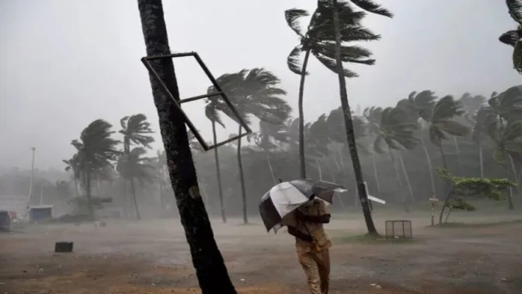 Beware! IMD issues orange alert for 17 states over next three days