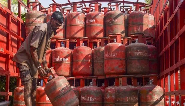 LPG Price Hike: Domestic LPG cylinders costlier by ₹29 in Delhi