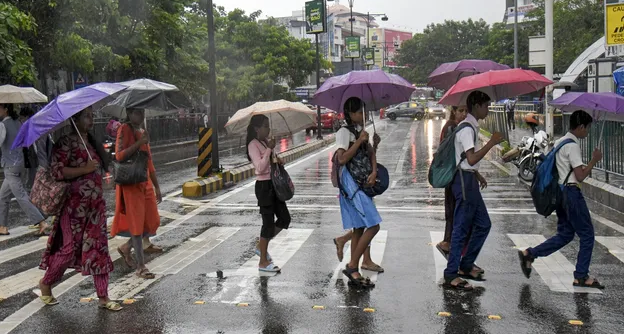 Storm and lightning wreak havoc in UP and Bihar: 16 dead.