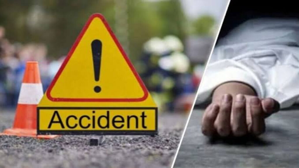 CG Accident News : तेज रफ्तार ट्रक ने बाइक सवार युवकों को रौंदा, दो की मौके पर मौत, एक गंभीर घायल
